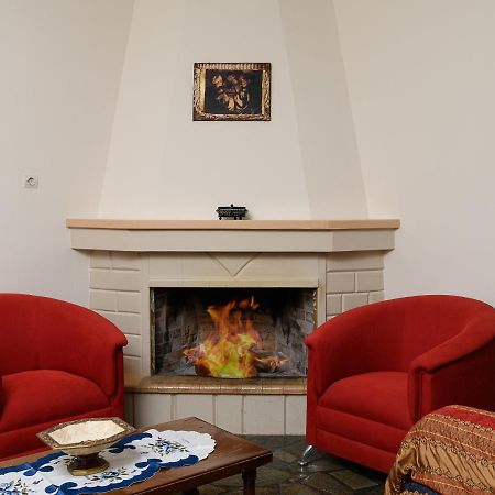 Petrakis Afrathias Garden House Villa Kalamaki  Exterior photo