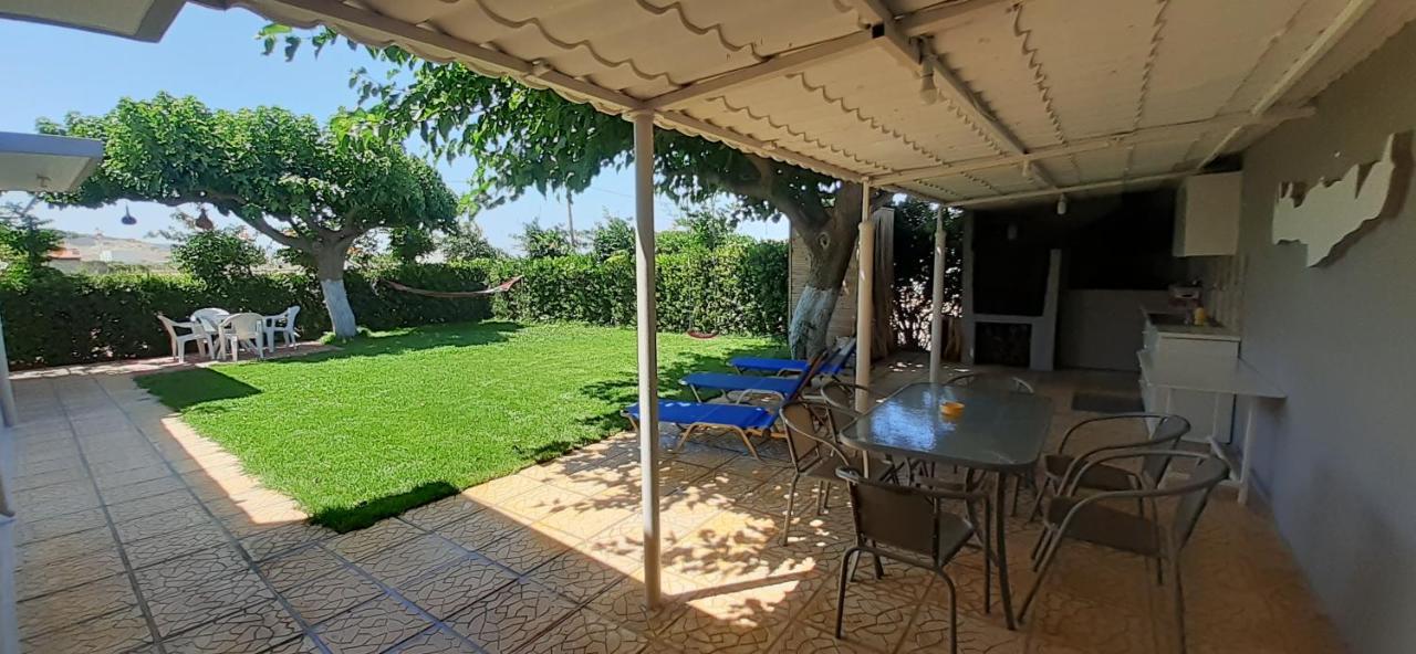 Petrakis Afrathias Garden House Villa Kalamaki  Exterior photo